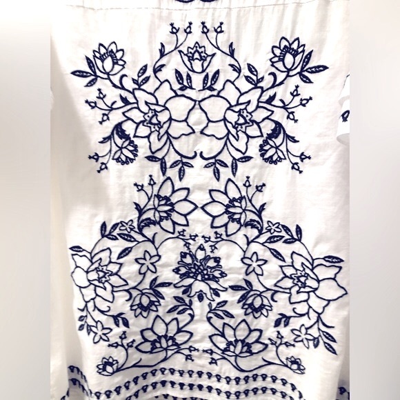 CHARTER CLUB- Navy Blue Embroidery on White Cotton Blouse. Size L - Picture 5 of 10